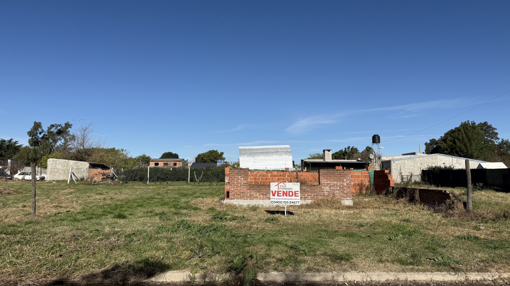 Lote con mejoras