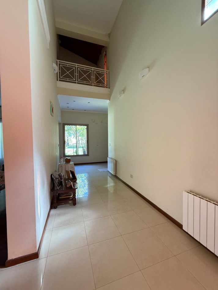 Casa con 1000 m² en Venta, 3 Dorm. en Villa Amelia