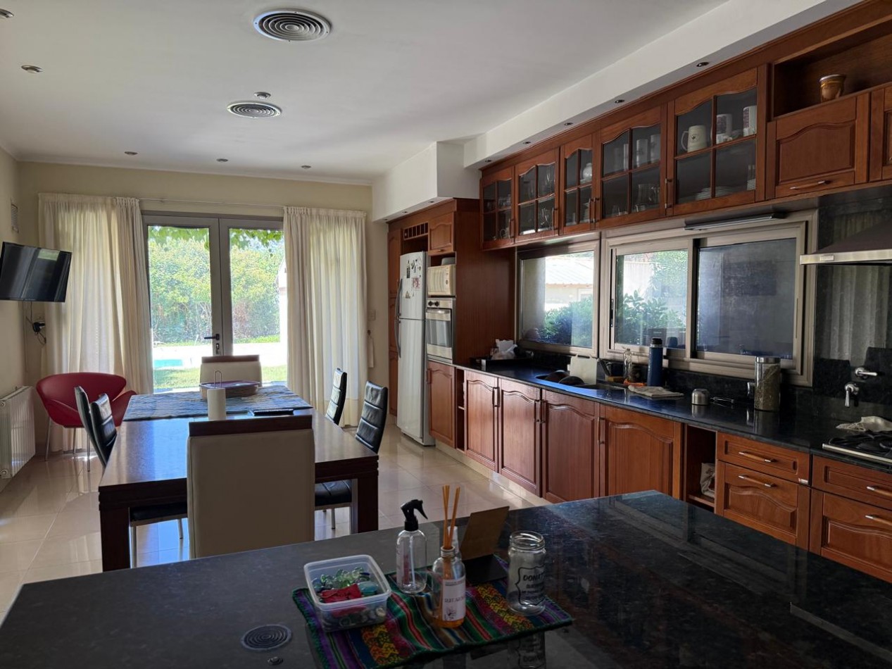 Casa con 1000 m² en Venta, 3 Dorm. en Villa Amelia