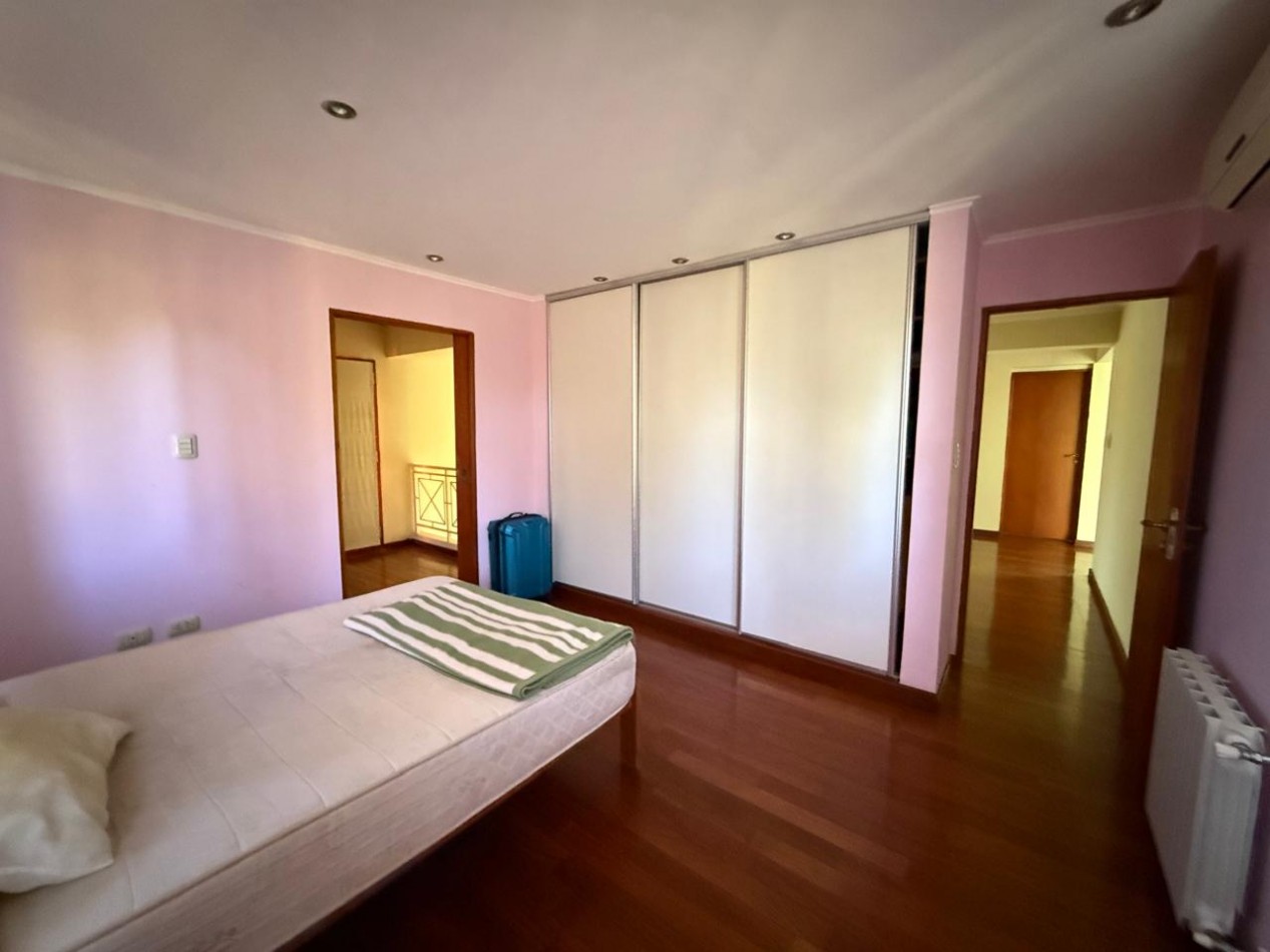 Casa con 1000 m² en Venta, 3 Dorm. en Villa Amelia