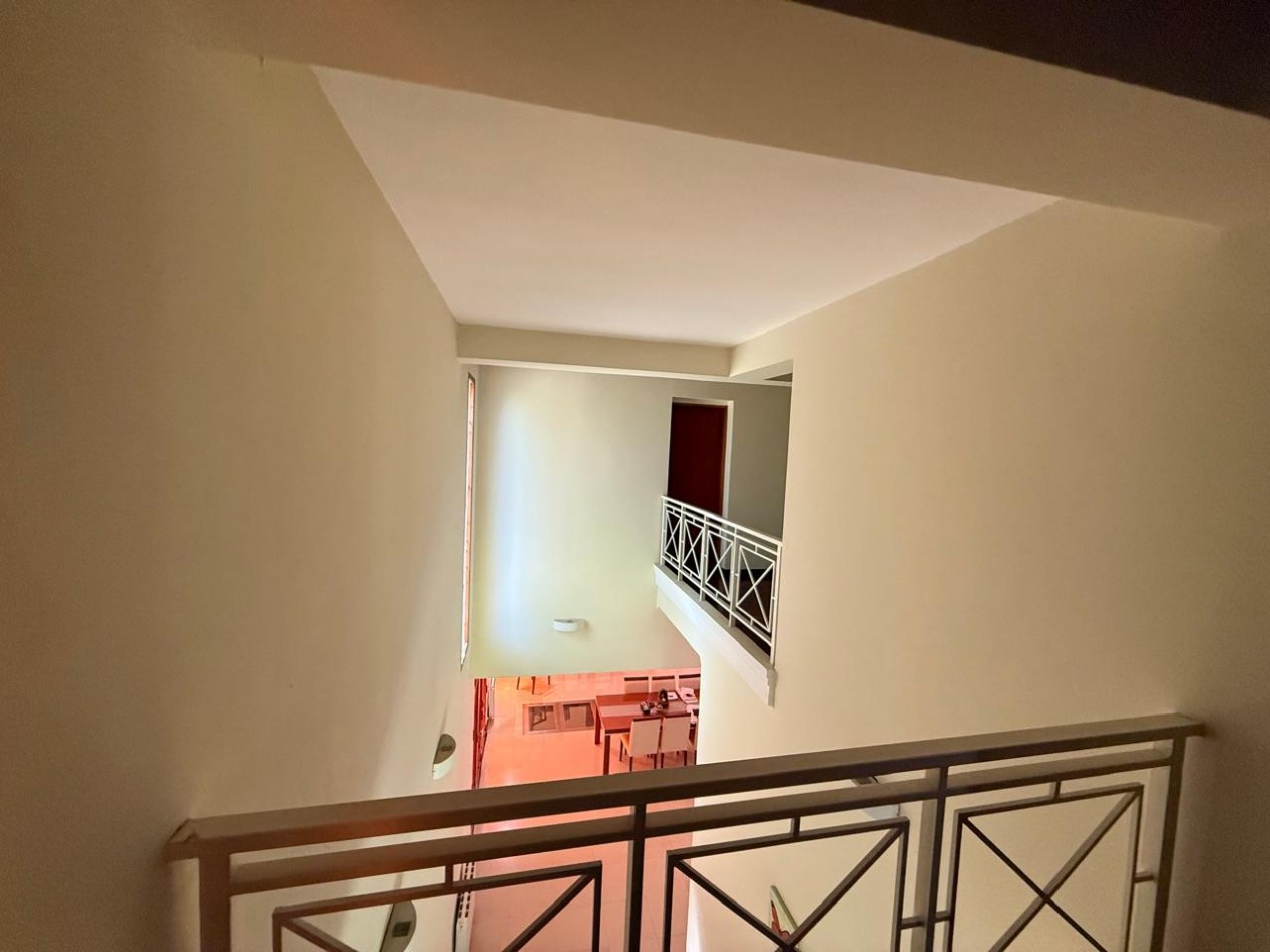 Casa con 1000 m² en Venta, 3 Dorm. en Villa Amelia