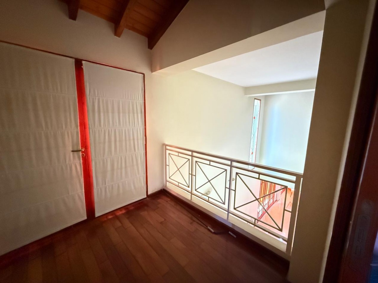 Casa con 1000 m² en Venta, 3 Dorm. en Villa Amelia