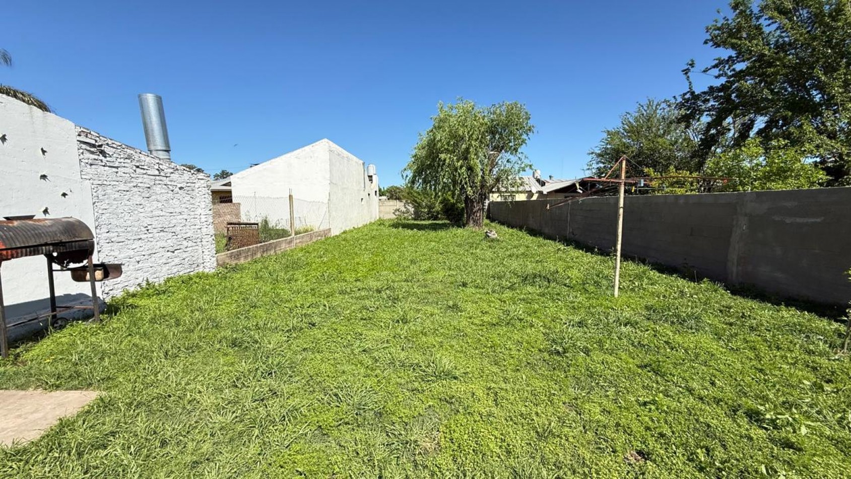 Casa con 2 Dorm. en Terreno de 450 m² en Venta en Villa Amelia