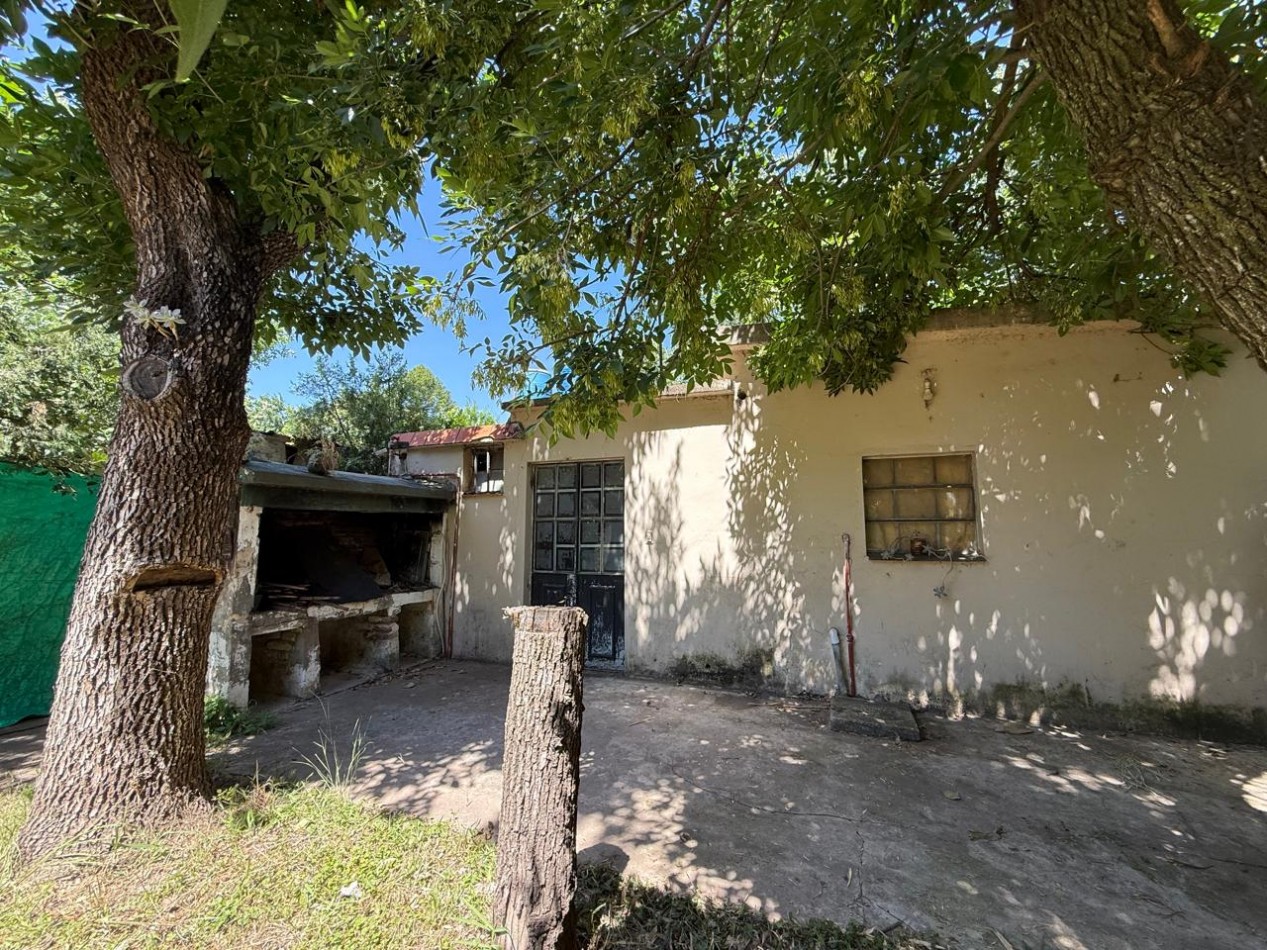 casa 2 dormitorios a refaccionar en  los pinos Villa Amelia 