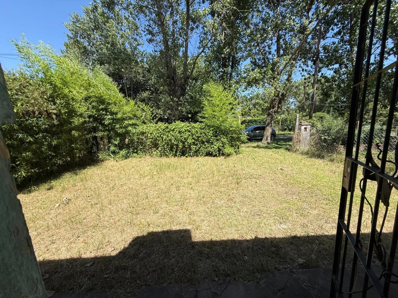 casa 2 dormitorios a refaccionar en  los pinos Villa Amelia 