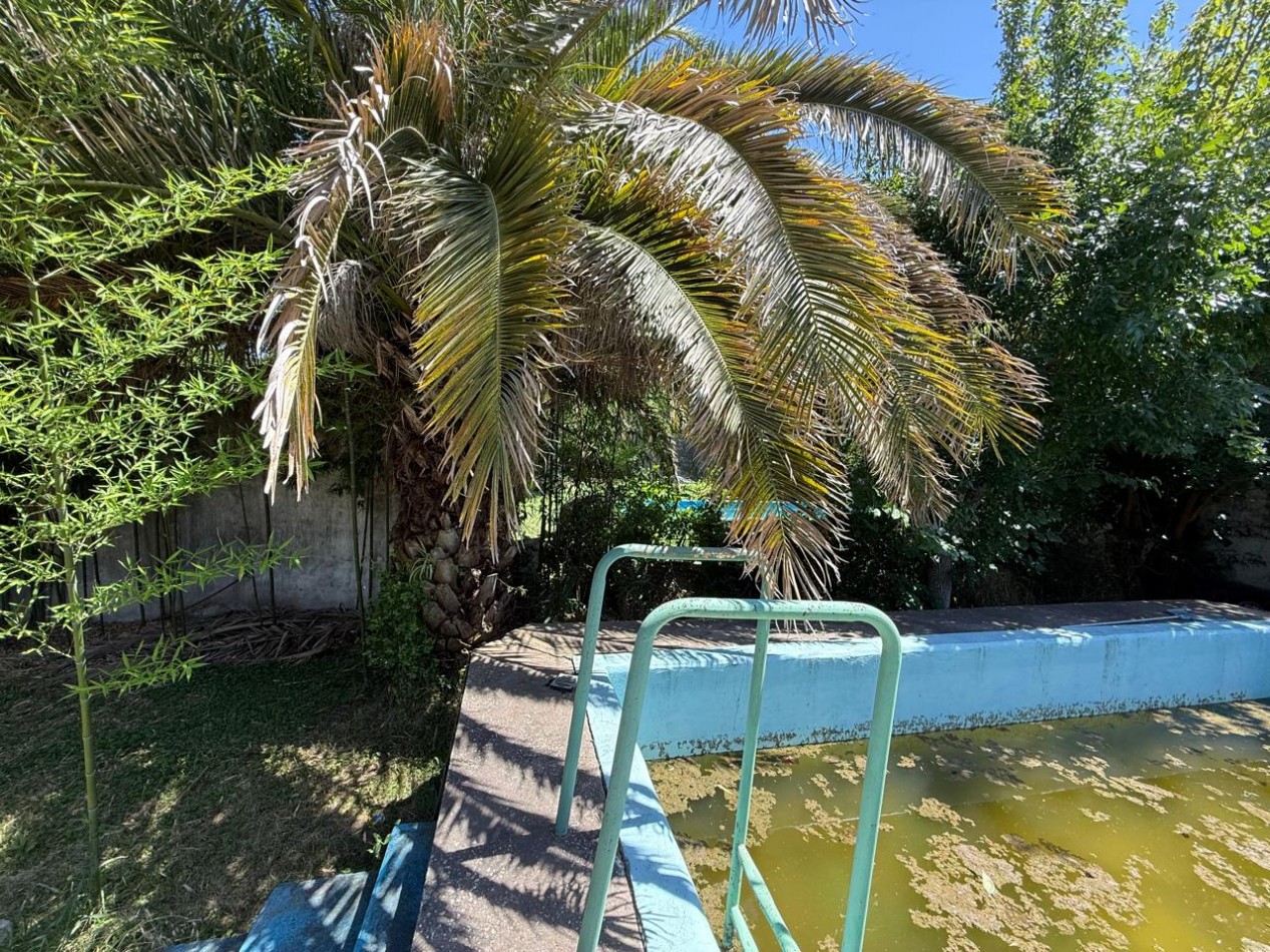 casa 2 dormitorios a refaccionar en  los pinos Villa Amelia 