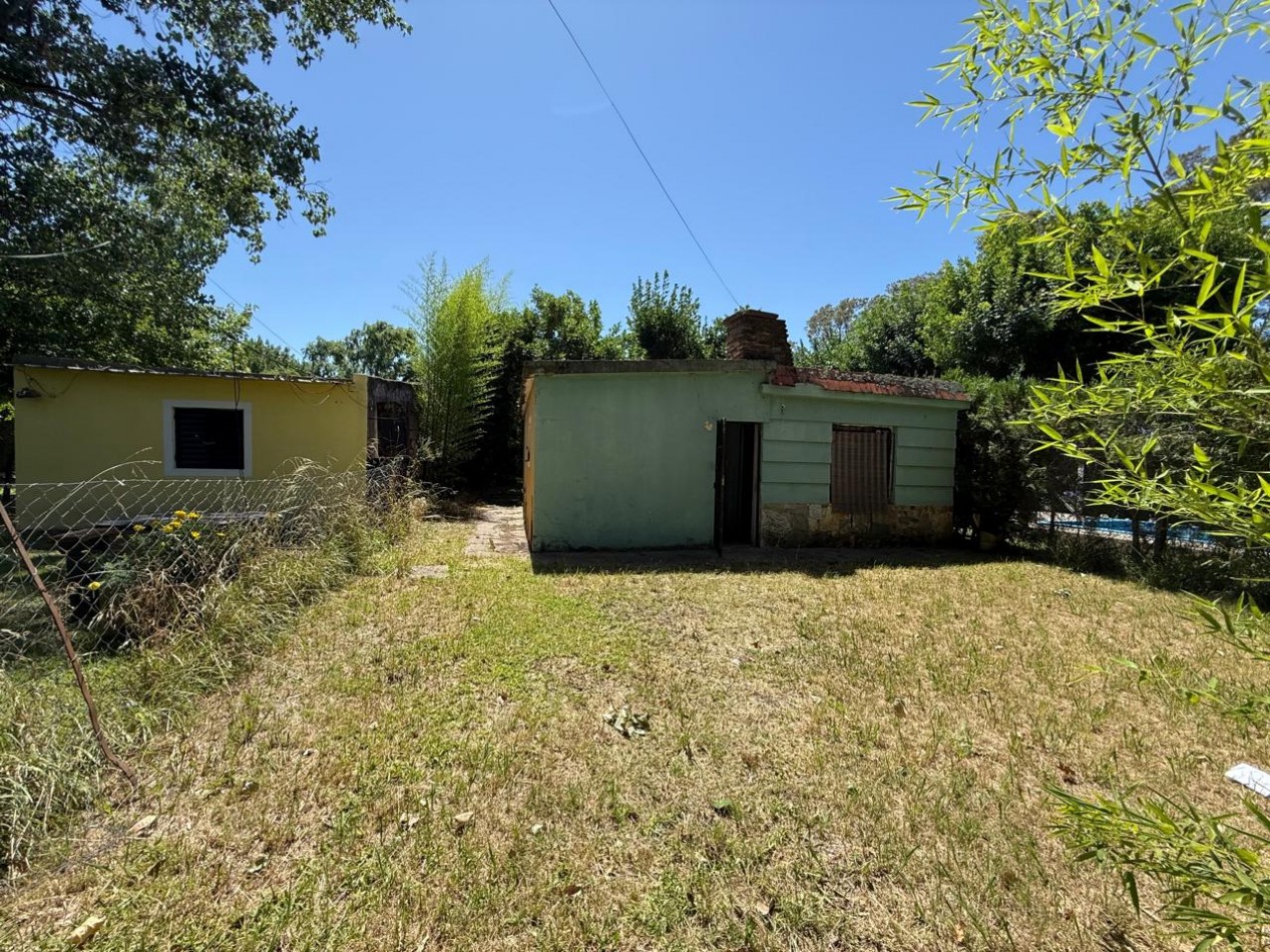 casa 2 dormitorios a refaccionar en  los pinos Villa Amelia 