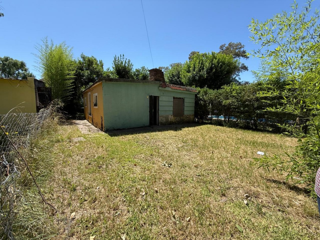 casa 2 dormitorios a refaccionar en  los pinos Villa Amelia 