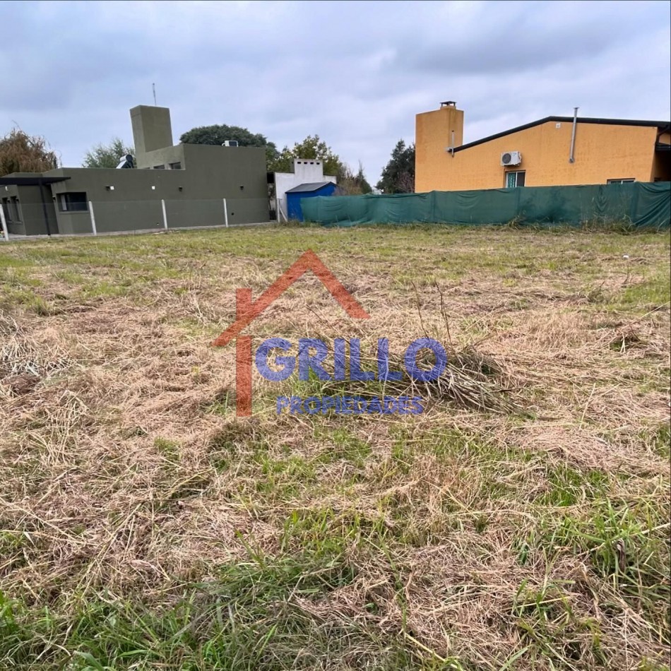 Lote en Esquina -Villa Amelia-