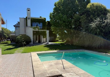 Casa con 1000 m² en Venta, 3 Dorm. en Villa Amelia